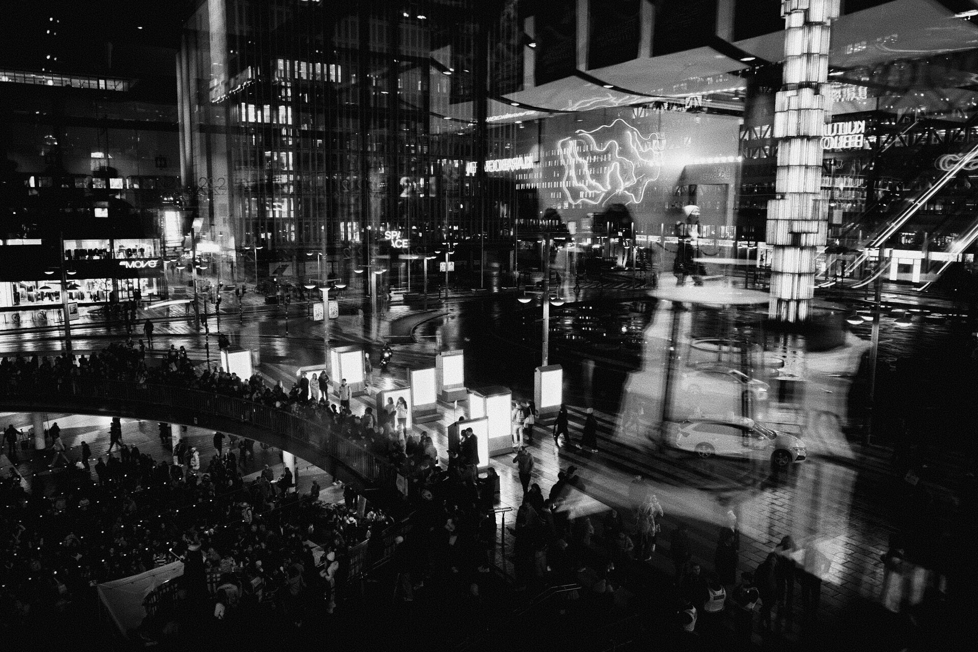 Sat, 14 Feb 2026 23:55:23 +0100